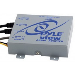 FM-modulaattori/  AUX-liitäntä Kytketään antennijohdon väliin